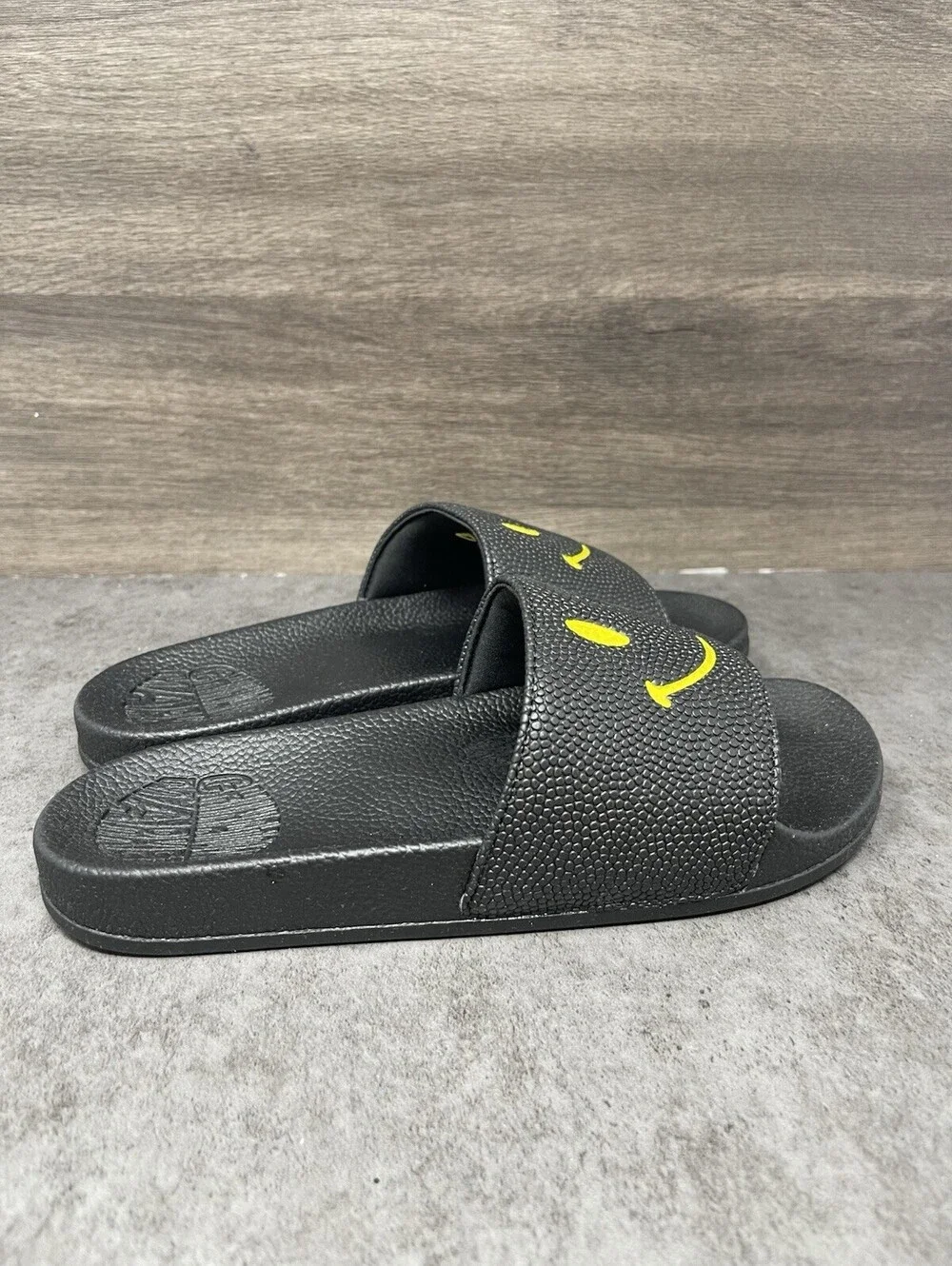 Chinatown Market Smiley Face Slide Sandals Black Yellow Casual Slides Size 7